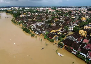 Число погибших в результате наводнения во Вьетнаме возросло до 37 человек