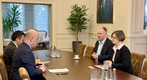 Ўзбекистонда сифатли мева-сабзавот навларини яратишда Британия тажрибаси қўлланилади