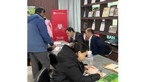 Дипломаты и представители Агентства миграции Узбекистана предоставили соотечественникам в Инчхоне правовые консультации