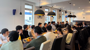 Дипломаты и узбекская диаспора в Германии вместе отметили День Конституции