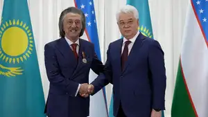 В Посольстве Казахстана состоялась торжественная церемония вручения ордена Достык II степени народному артисту Узбекистана и Казахстана Фарруху Закирову.