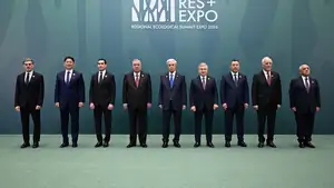 Президент Узбекистана посетил выставку Регионального экологического саммита в Астане