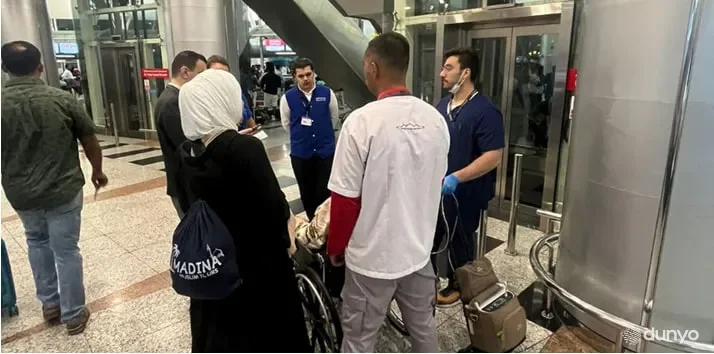 Умра сафарига кетаётган чоғида саломатлиги ёмонлашган ҳамюртларимизга Бош консуллик томонидан амалий кўмак кўрсатилди