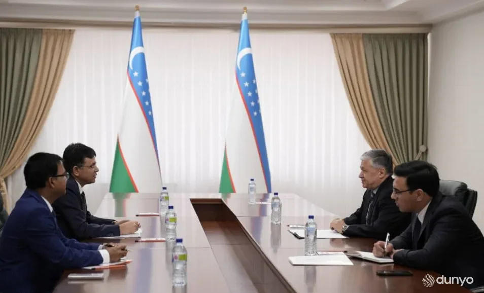 Ўзбекистон ТИВ раҳбарининг ўринбосари ва Ҳиндистон элчиси икки томонлама Ҳукуматлараро комиссиянинг навбатдаги мажлиси ва «Марказий Осиё – Ҳиндистон» форматида вазирлар учрашувини ўтказиш масалаларини муҳокама қилдилар