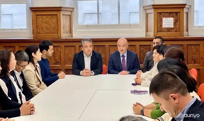 Ўзбекистон Ихтисослаштирилган таълим муассасалари агентлиги делегацияси Буюк Британияга борди