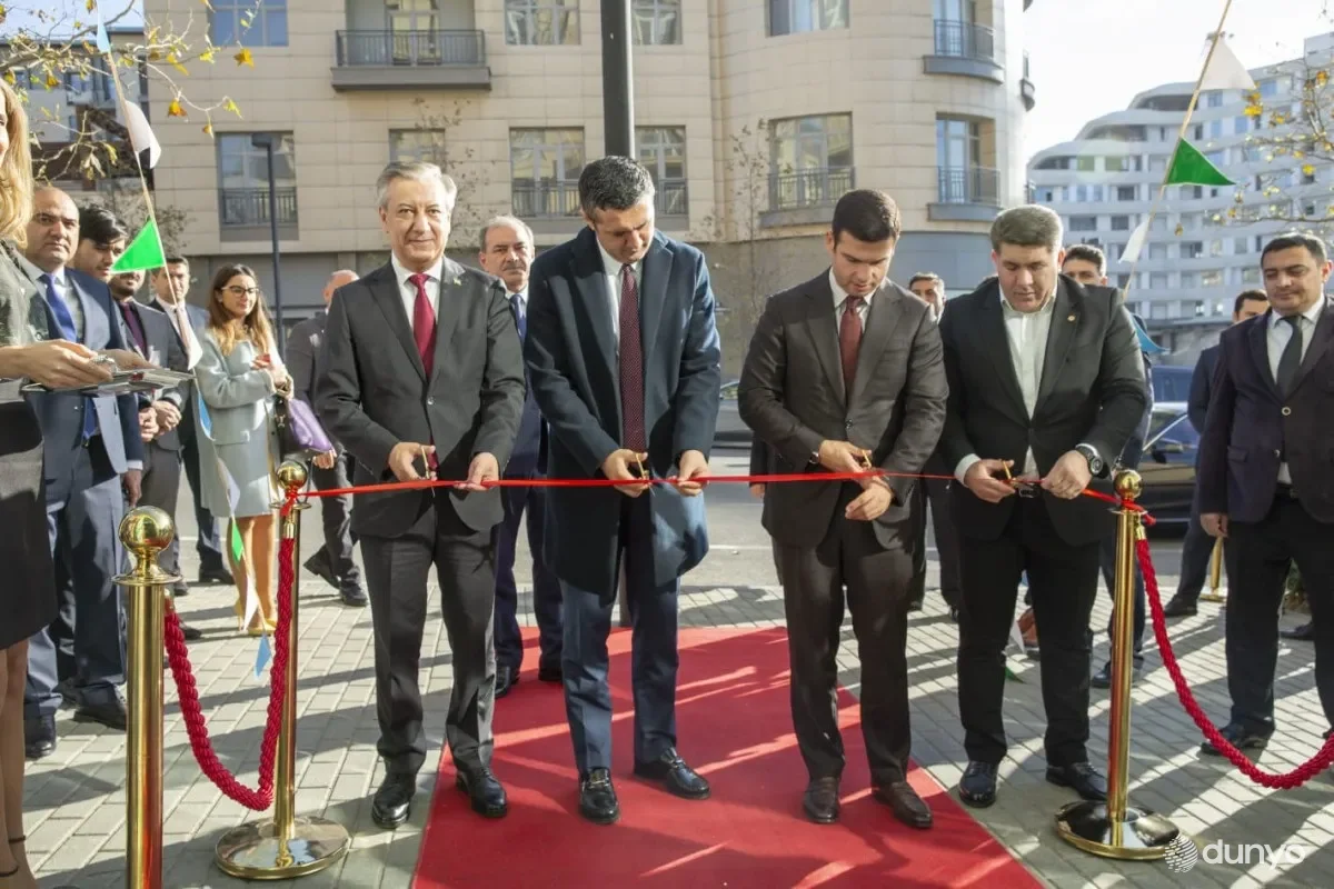 Боку шаҳрида Ўзбекистон савдо уйи очилди