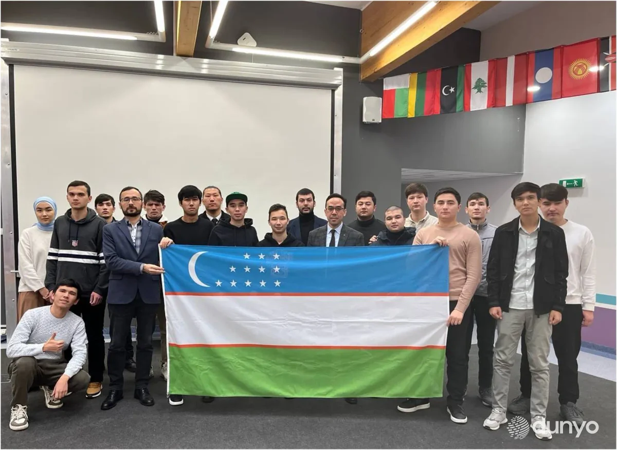 Польшада Бош қомусимиз қабул қилинган кун муносабати билан ватандошлар иштирокида тадбир ташкил этилди