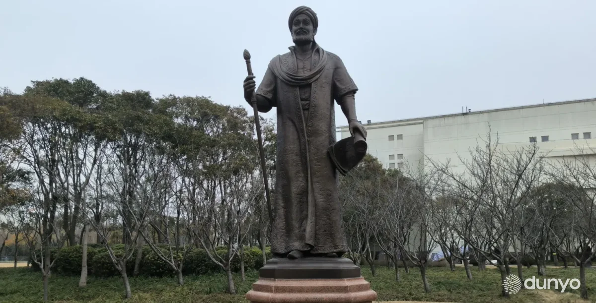 9 февраля – день рождения Алишера Навои