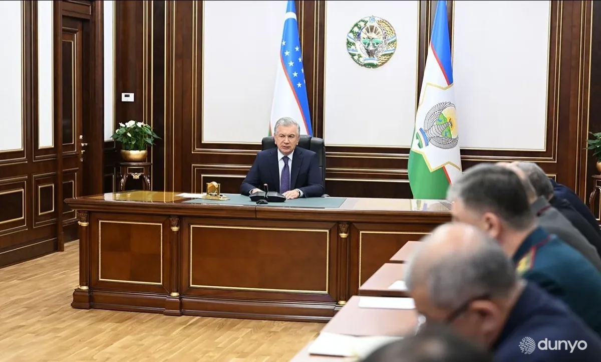 Ўзбекистон Президенти раислигида бўлиб ўтган йиғилишда жамоат хавфсизлигини таъминлаш чора-тадбирларини кучайтириш масалалари кўриб чиқилди