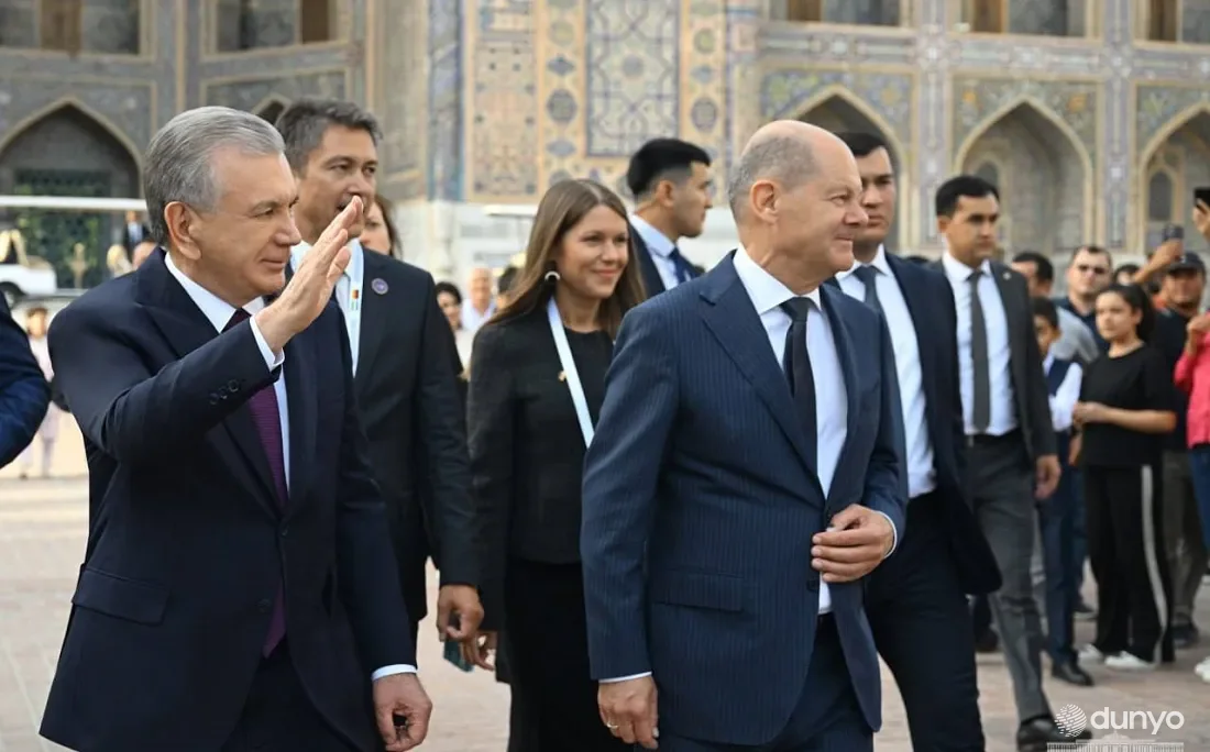 Президент Узбекистана встретил прибывшего в нашу страну с официальным визитом Федерального канцлера Германии на площади Регистан
