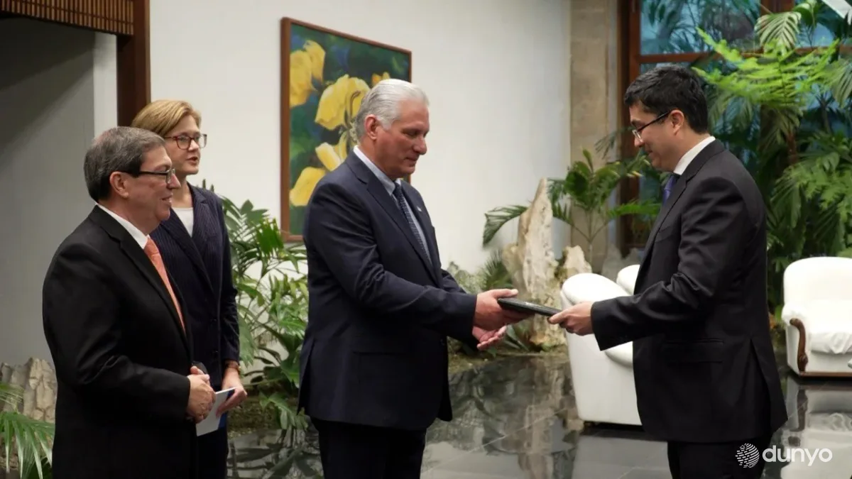 Ўзбекистоннинг биринчи элчиси Куба Президентига ишонч ёрлиқларини топширди