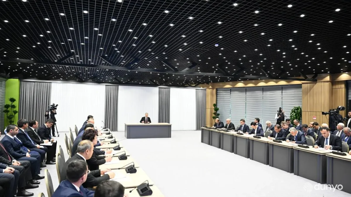 Президент Узбекистана встретился с руководителями фармацевтических предприятий