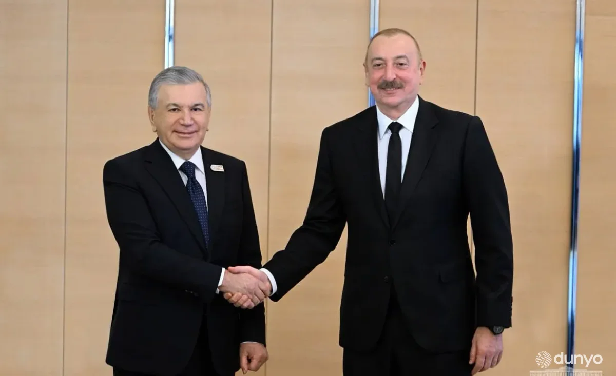 Лидер Узбекистана поздравил по телефону Президента Азербайджана с днем рождения