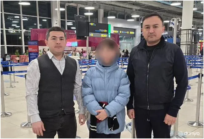 Ўзбекистон дипломатлари кўмагида Қозоғистонда қаровсиз қолган вояга етмаган юртдошимиз ота-онаси бағрига қайтди