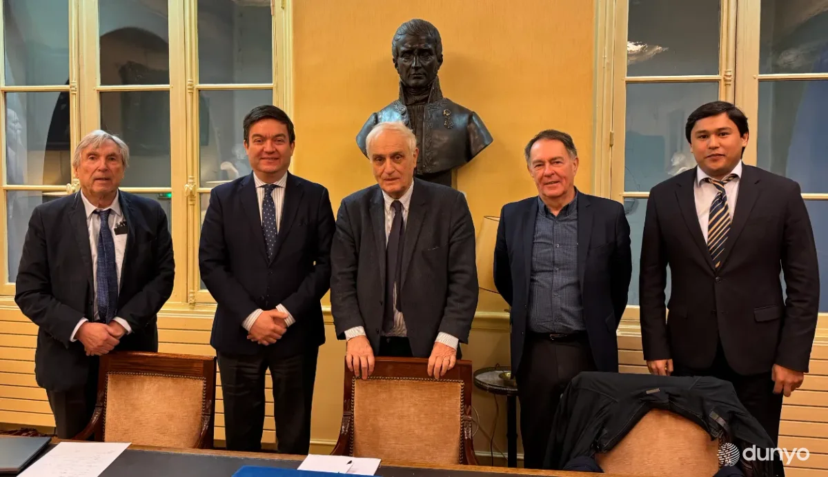 Ўзбекистон дипломатлари Париж шаҳрининг Миллий тиббиёт академияси президенти билан соғлиқни сақлаш соҳасидаги ҳамкорлик истиқболларини муҳокама қилдилар