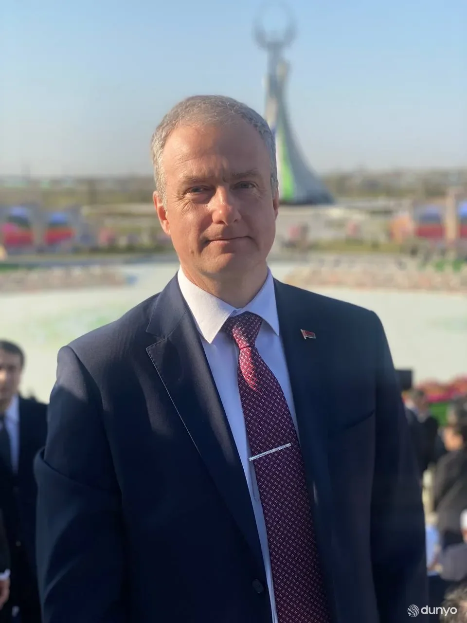 Александр Огородников: Ўзбекистон, айниқса, иқтисодий соҳада ажойиб ўсишни кўрсатмоқда ва ҳақли равишда кўплаб давлатлар учун намунадир