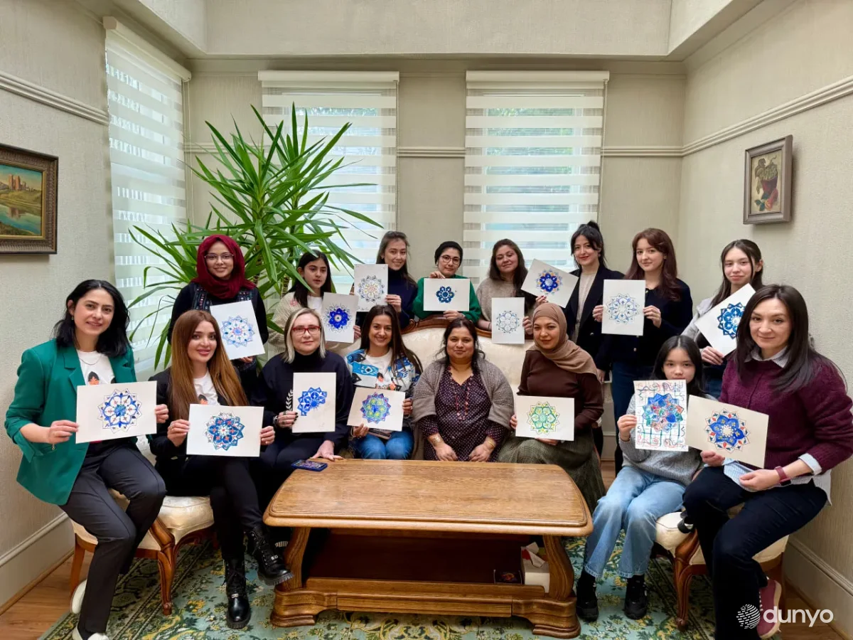 Лондонда Ўзбекистон тарихий обидаларидаги нақшларни чизиш бўйича мастер-класс ўтказилди