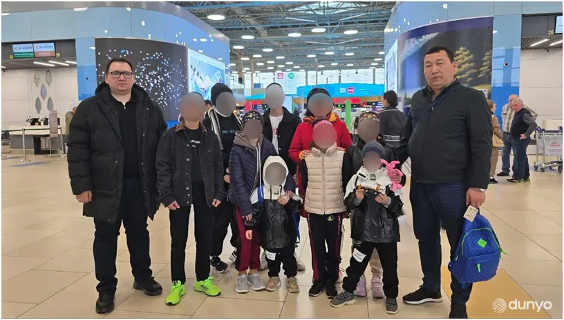 Qozog'istonning Olmaota shahrida ota-ona qaramog'isiz qolgan 9 nafar bola O'zbekistonga olib kelindi