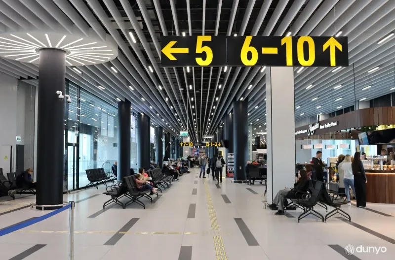 Россиянинг Новосибирск вилоятида мушкул аҳволда қолган оила Ўзбекистонга қайтарилди