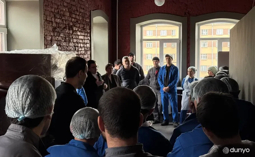 O'zbekiston diplomatlari Sankt-Peterburg shahrida ishlayotgan vatandoshlar bilan uchrashdilar