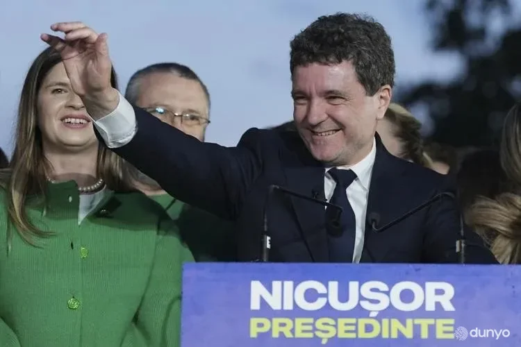 Мэр Бухареста победил на прошедших 18 мая выборах президента Румынии