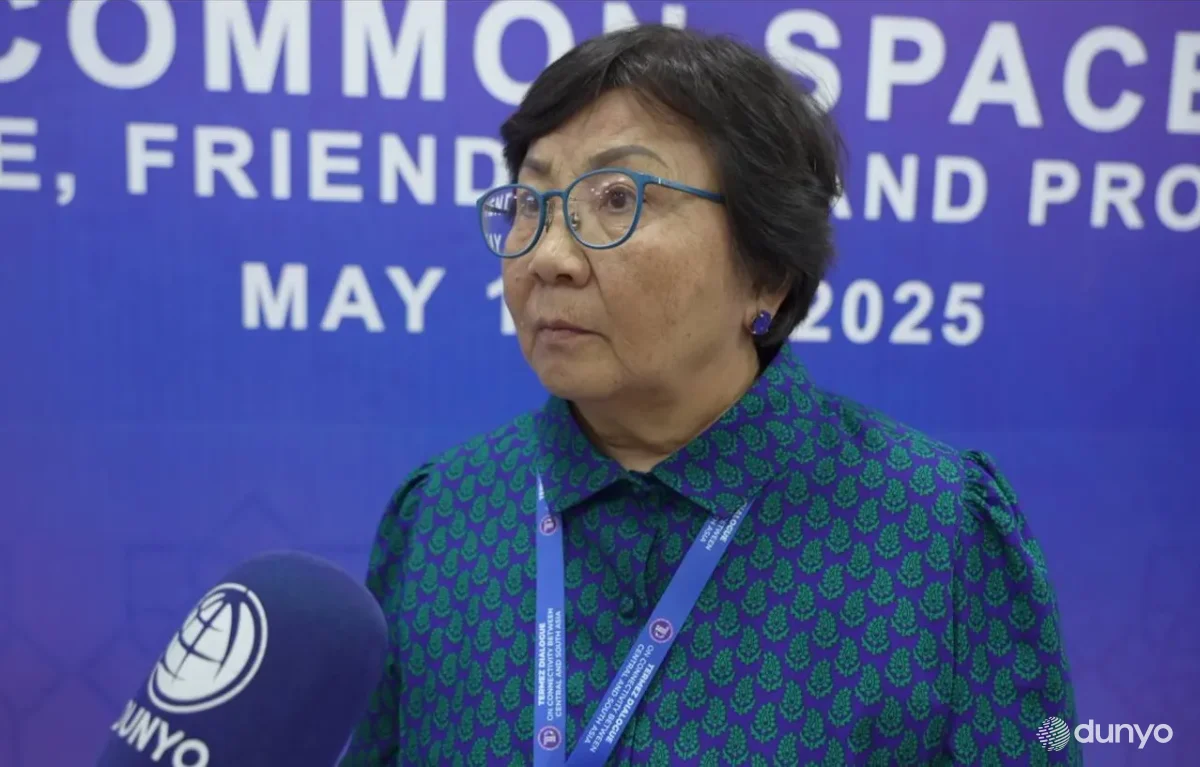 Роза Отунбаева: Бизнинг мақсадимиз мулоқотни муҳим лойиҳаларни амалга оширишга туртки бўладиган илҳомлантирувчи ғоялар манбаига айлантириш даражасига олиб чиқиш