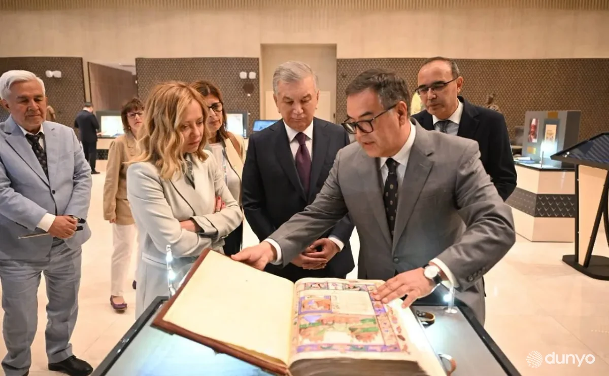 O'zbekiston va Italiya yetakchilari ikki mamlakat o'rtasidagi chuqur tarixiy, ilmiy va madaniy aloqalarga bag'ishlangan noyob ko'rgazmani borib ko'rdilar