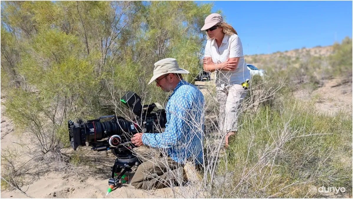BBC telekanali ijodiy guruhi Orol dengizi tubida paydo bo'lgan cho'l haqida maxsus film suratga olmoqda