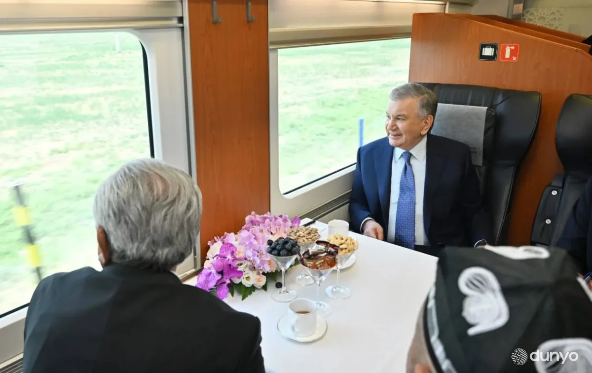 Президент Узбекистана в поезде побеседовал с представителями общественности Кашкадарьи