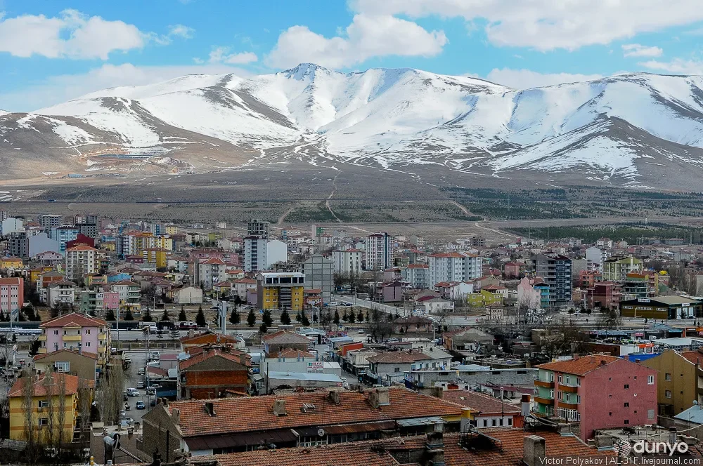 Крупные фермерские хозяйства турецкой провинции Нигде заинтересованы в привлечении на законном основании рабочей силы из Узбекистана