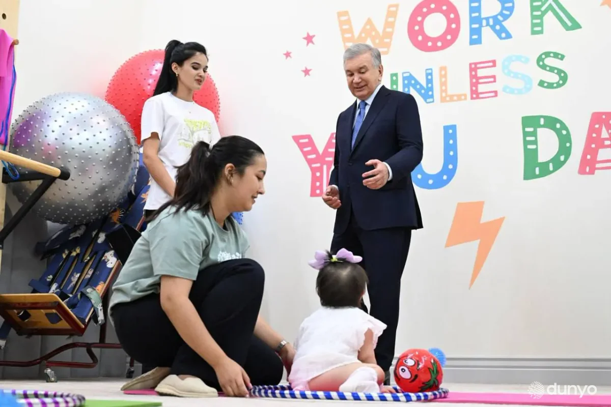 Президент Узбекистана посетил Центр социальных услуг «Инсон» в Шайхантахурском районе Ташкента