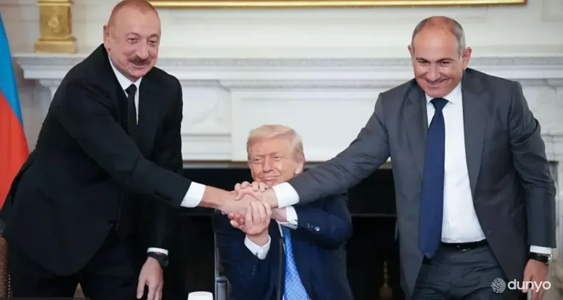 Лидеры Азербайджана и Армении при участии президента США подписали в Белом доме декларацию о мирных отношениях между двумя странами