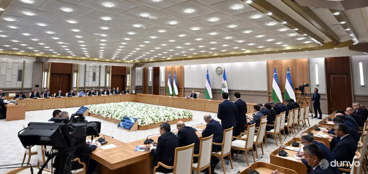 Ўзбекистон Президенти раислигида бўлиб ўтган йиғилишда тўқимачилик соҳасидаги қўшимча имконият ва вазифалар кўрсатиб ўтилди