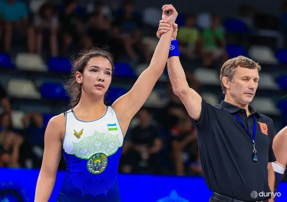 Нигина Собирова завоевала бронзовую медаль на чемпионате мира по борьбе среди молодежи в Болгарии