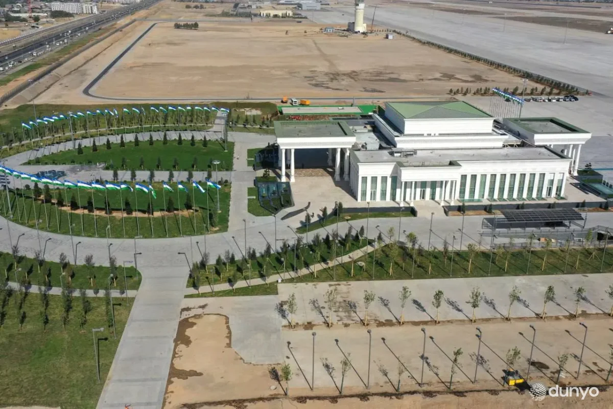 Ўзбекистон Президенти "Тошкент-Шарқий" аэродроми негизида барпо этилган янги аэропортни бориб кўрди