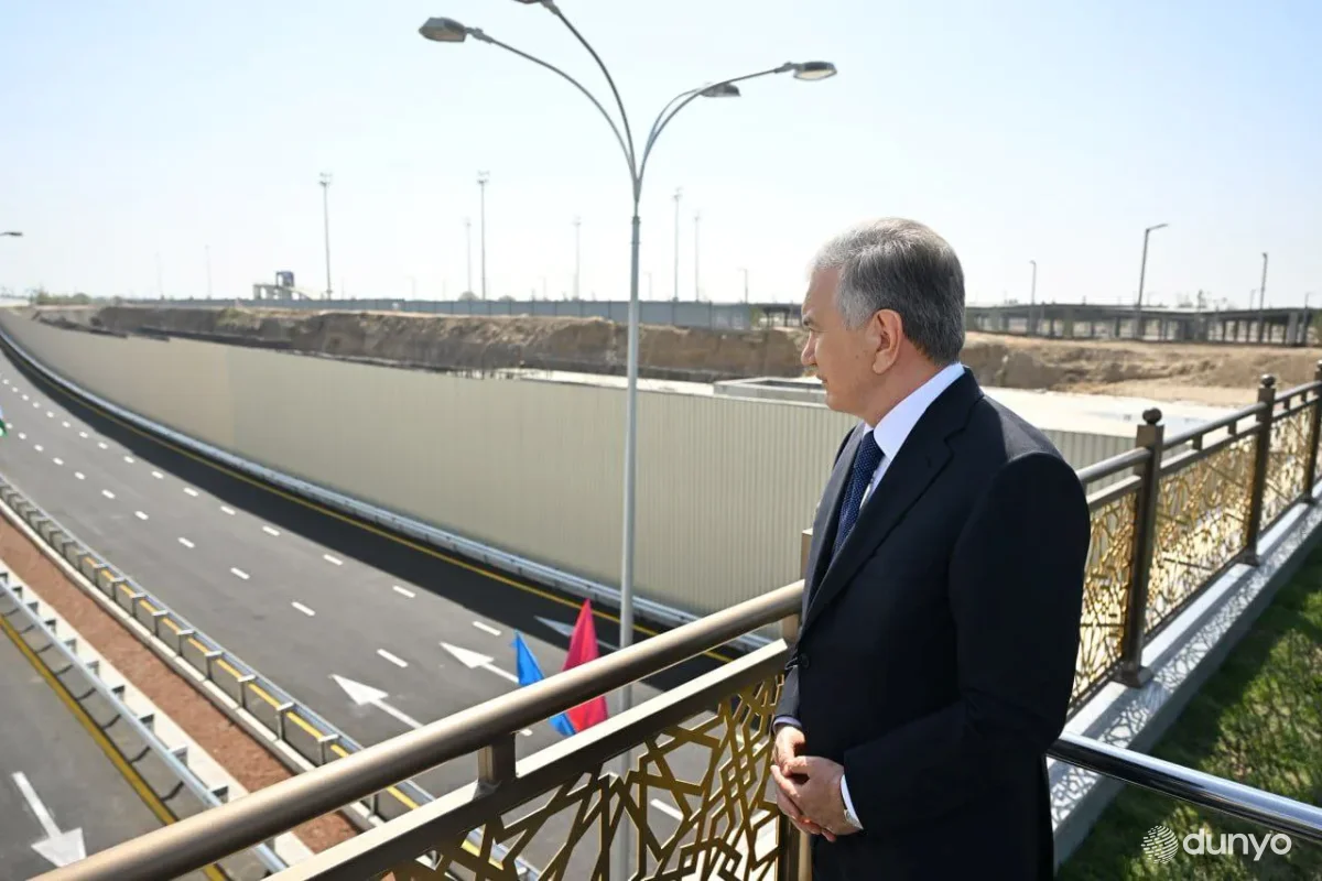 Президент Узбекистана ознакомился с автомобильным тоннелем, построенным в Новом Ташкенте