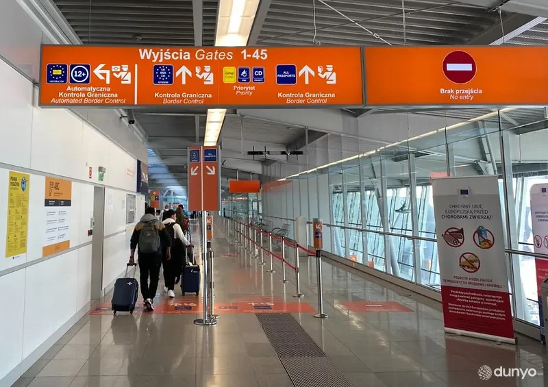 Польшаги депортация марказларида бўлган уч нафар ватандошларимиз оиласи бағрига қайтарилди