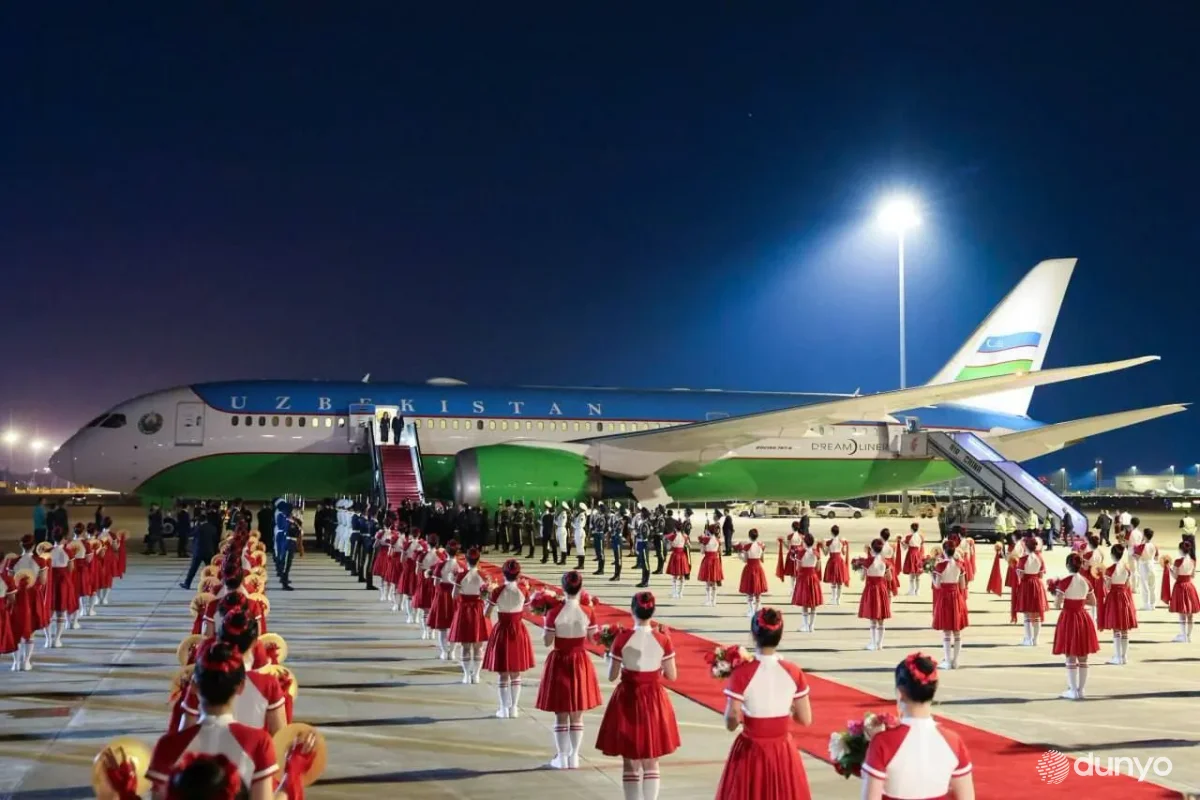 Президент Узбекистана прибыл в Китай с официальным визитом