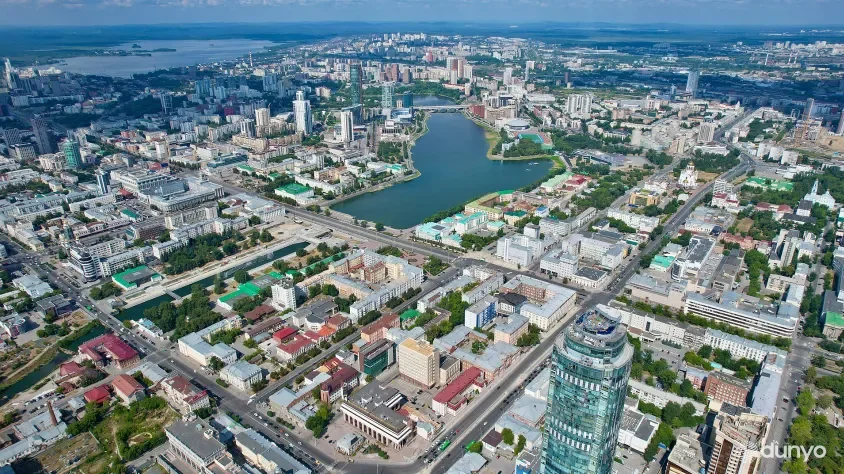 Поздравления из России: Сегодня Узбекистан уверенно идет вперед, сохраняя культурные ценности и национальные традиции, развивая экономику и укрепляя международные связи