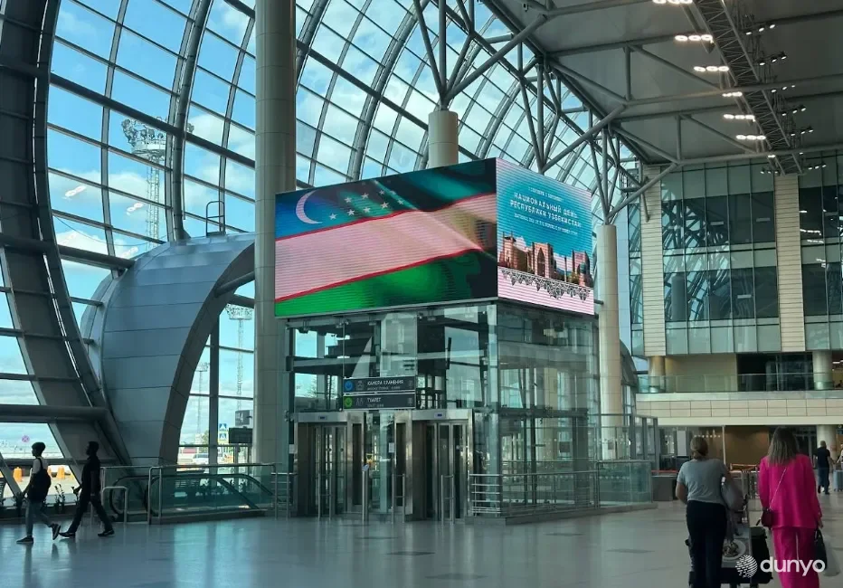 Moskvaning "Domodedovo" xalqaro aeroporti O'zbekiston davlat mustaqilligining 34 yilligi bilan tabriklamoqda