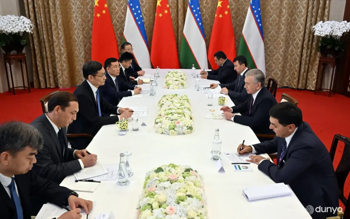 O'zbekiston Prezidenti Pekinda Xitoyning "China National Building Materials" kompaniyasi bilan o'zaro manfaatli hamkorlik loyihalarini muhokama qildi