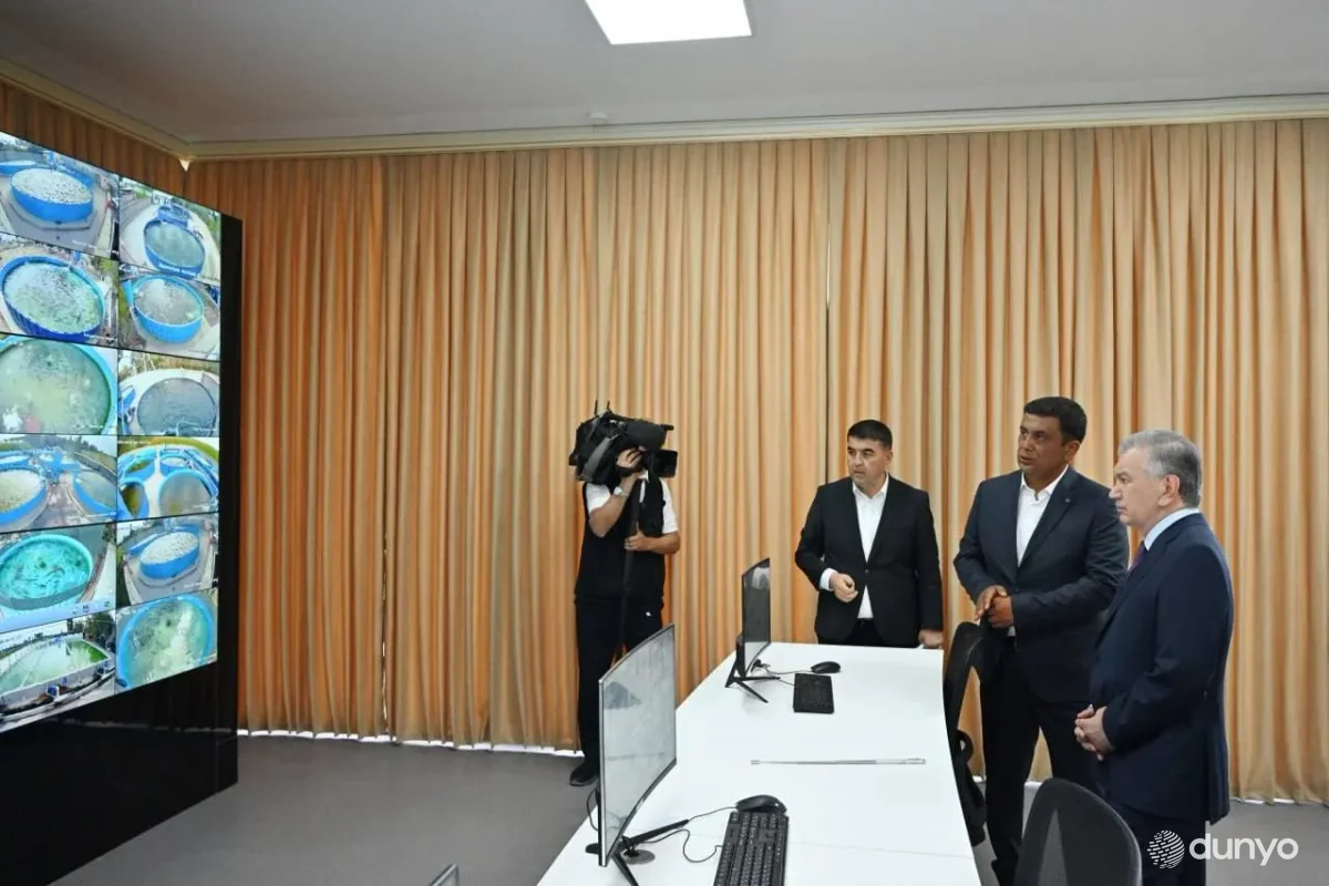 Президент Узбекистана ознакомился с деятельностью современного рыбоводческого предприятия в Наманганской области