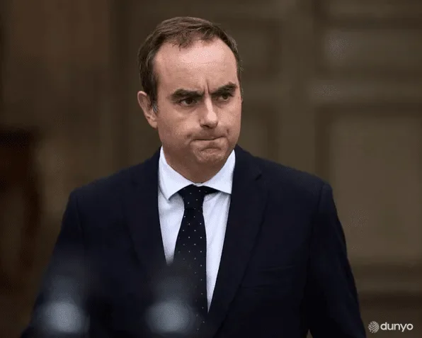 Президент Франции дал 48 часов ушедшему в отставку Премьер-министру Себастьен Лекорню для проведения заключительных переговоров