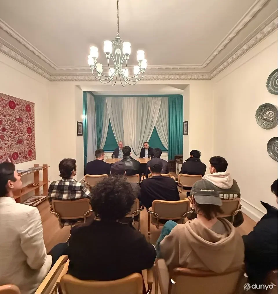 Латвияда таҳсил олаётган ватандошлар билан очиқ мулоқот ўтказилди