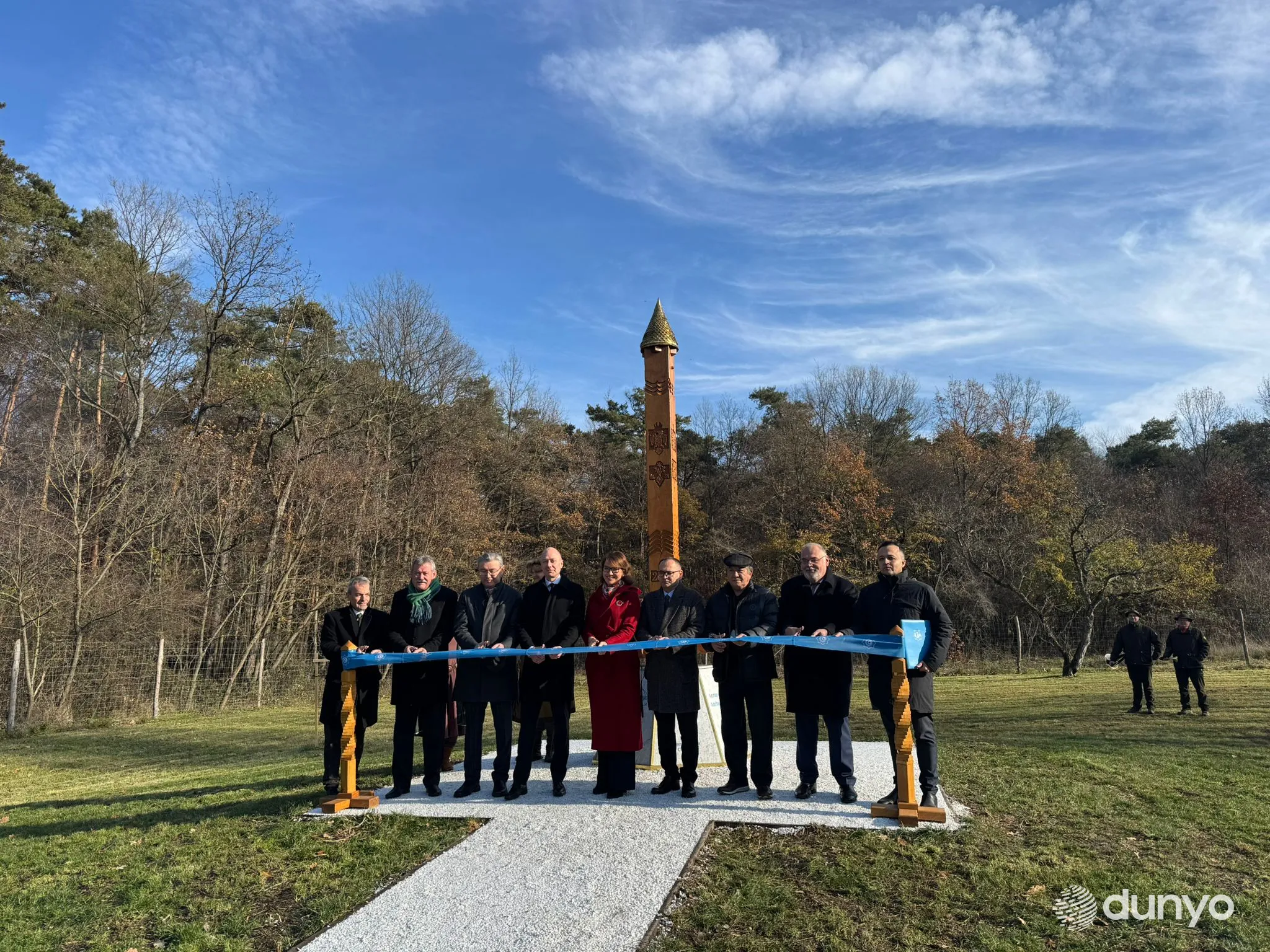 Vengriyada TDT aʼzo davlatlari bilan asosiy huquqlar sohasidagi hamkorlik sharafiga yodgorlik monumentni ochildi