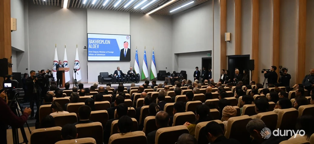 В УМЭД состоялась презентация английской версии книги «Новый Узбекистан: путь Шавката Мирзиёева»