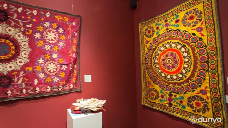 Germaniya poytaxtida o‘zbek so‘zanalari ko‘rgazmasi tashkil etildi