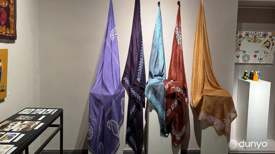 Germaniya poytaxtida o‘zbek so‘zanalari ko‘rgazmasi tashkil etildi