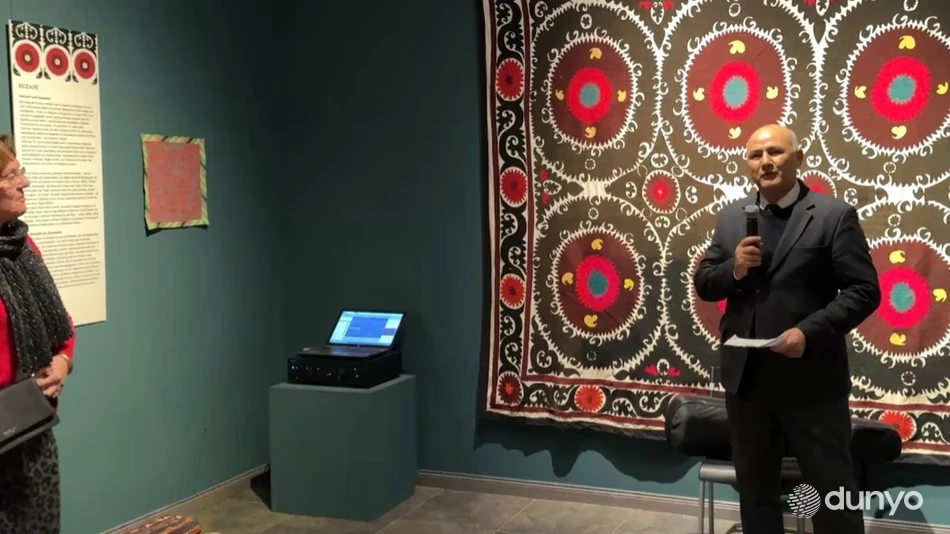 Germaniya poytaxtida o‘zbek so‘zanalari ko‘rgazmasi tashkil etildi