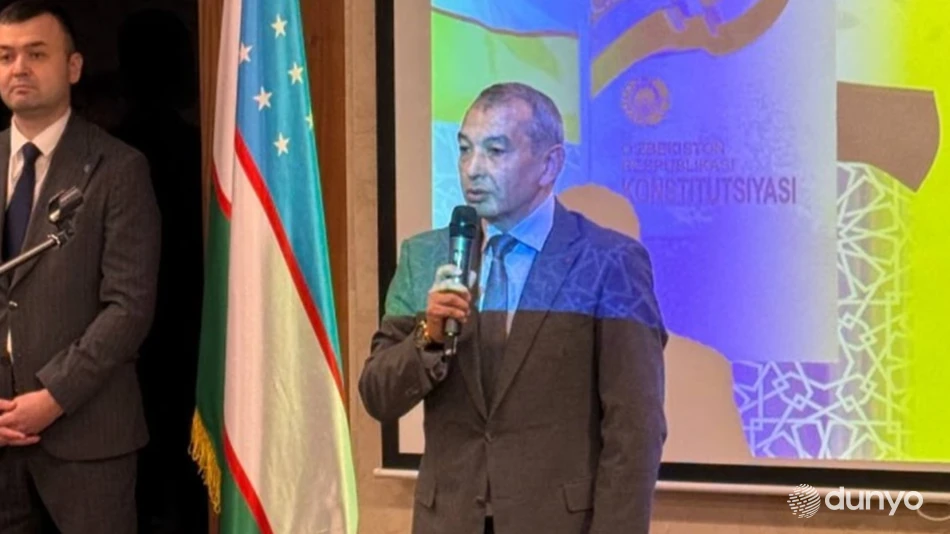 День Конституции Узбекистана широко отмечен в столице Сибири